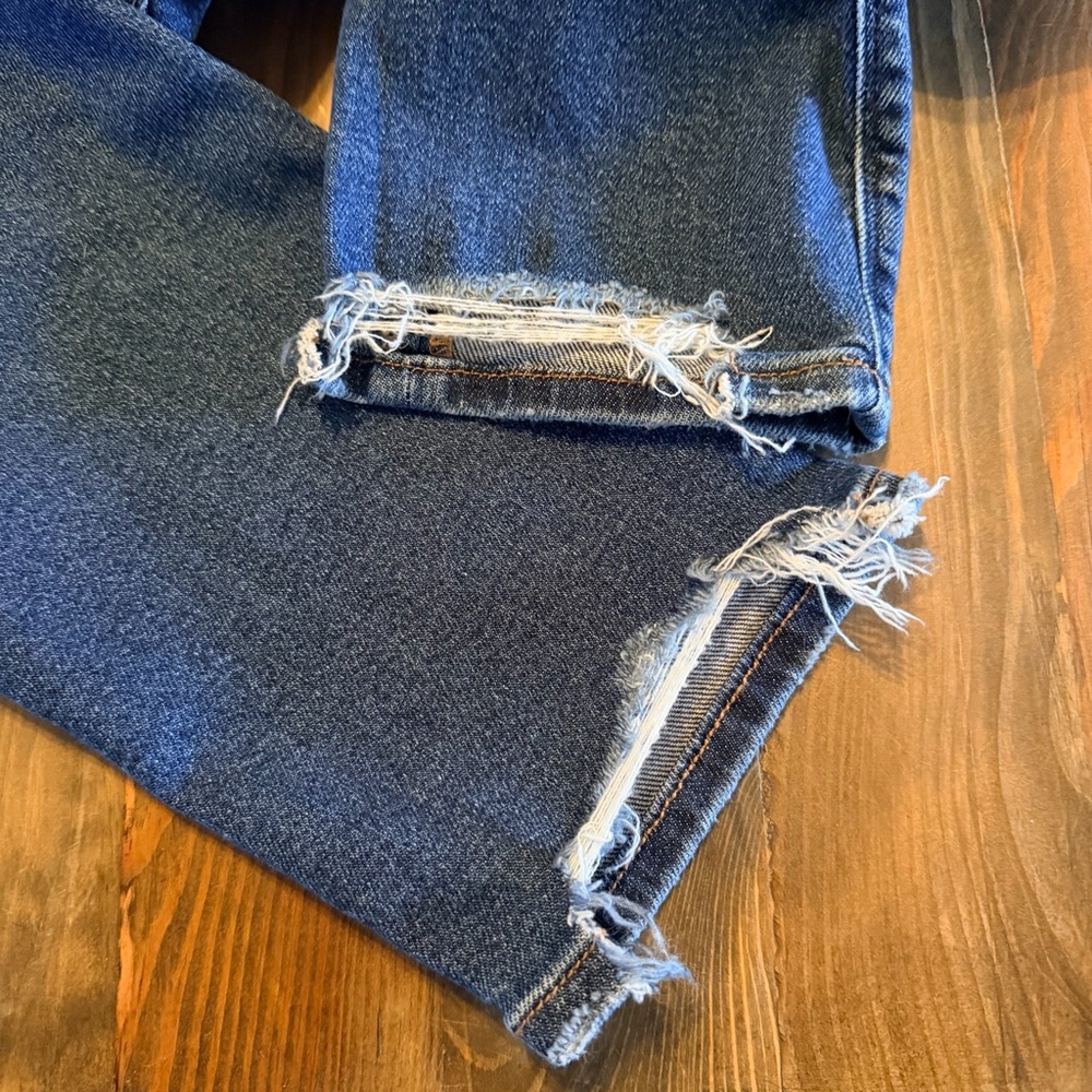 American Eagle distressed mom Jean - Picture 8 of 8